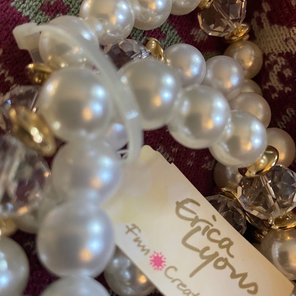 Pearl 3-Piece Stretch Bracelet Set with Go… - Picture 8 of 9